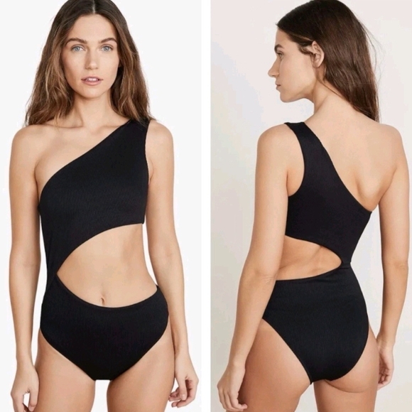 Beach Riot Elegant Black Swimwear - Picture 1 of 10